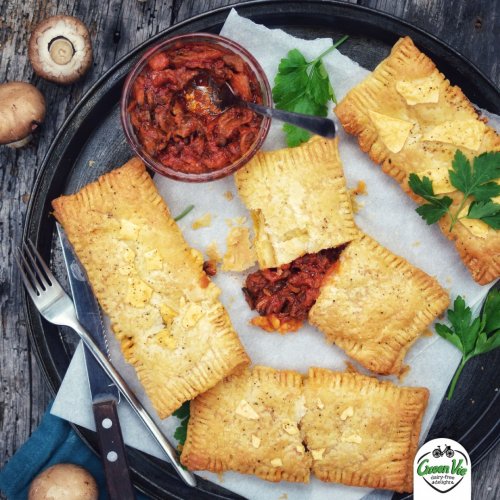 Bolognese pastry pockets